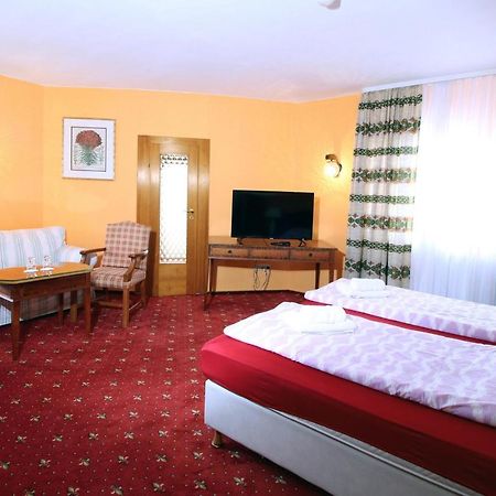 Hotel Neustaedter Hof Titisee-Neustadt Bagian luar foto