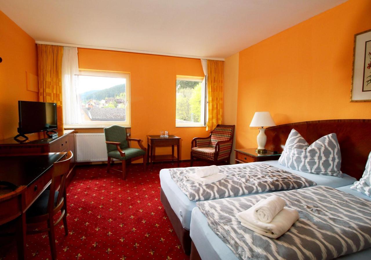 Hotel Neustaedter Hof Titisee-Neustadt Bagian luar foto