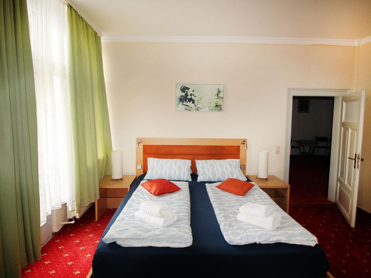 Hotel Neustaedter Hof Titisee-Neustadt Bagian luar foto