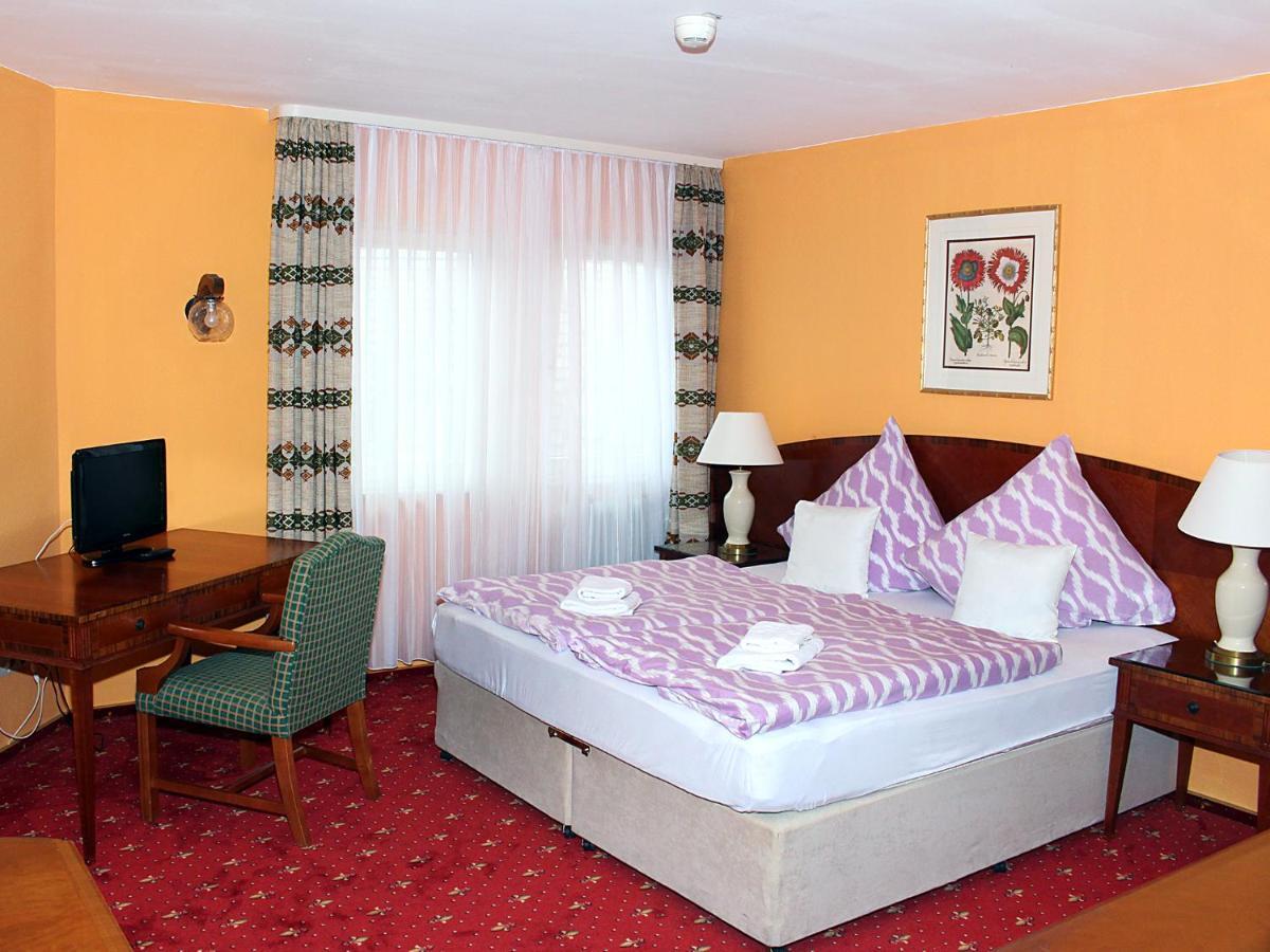 Hotel Neustaedter Hof Titisee-Neustadt Bagian luar foto